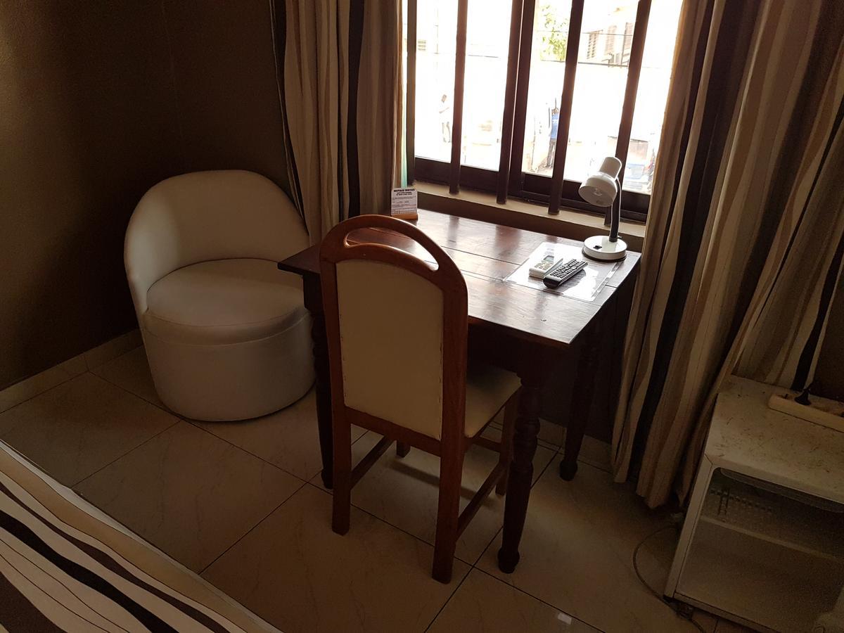Acropole Hotel Cotonou Buitenkant foto