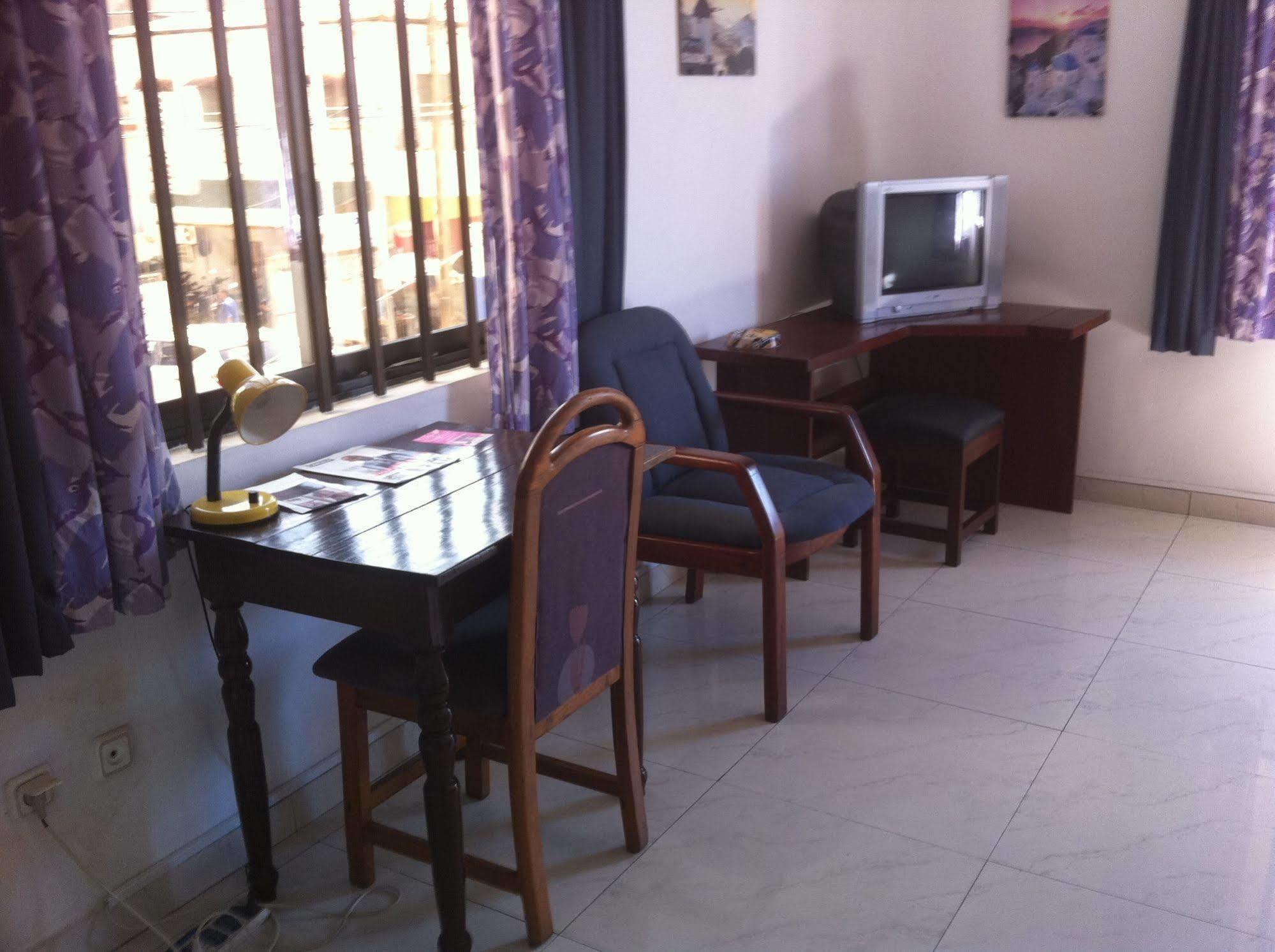Acropole Hotel Cotonou Buitenkant foto